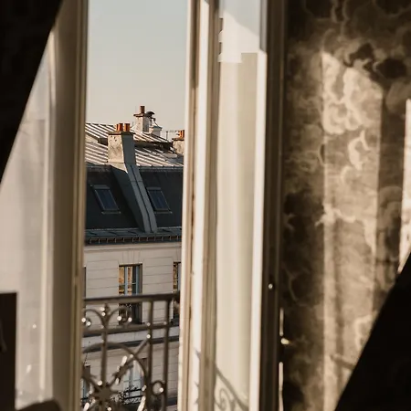 Otel Bourgogne & Montana 4*