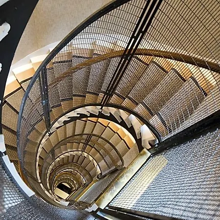 Bourgogne & Montana Hotel